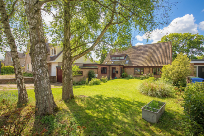 5 bed property, in Constable Road, £580,000