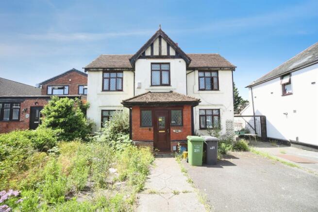 4 bed property, in Beechwood Road, £350,000