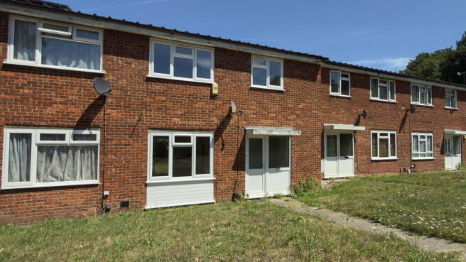 3 bed property, in Davenport Avenue, £225,000