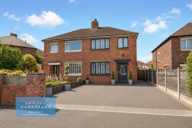 3 bed property, in The Uplands, £220,000