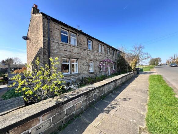 4 bed property, in Hall Bower Lane, £250,000