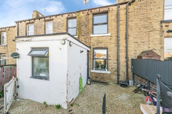 2 bed property, in May Street, £85,000