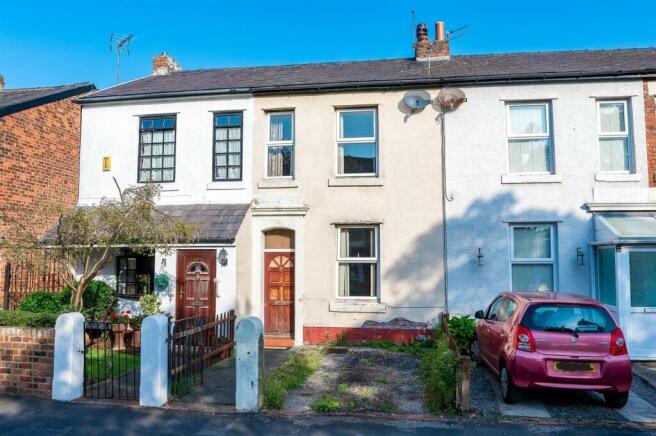 2 bed property, in Birch Street, £115,000