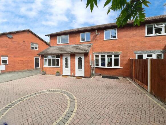 5 bed property, in Rowton Road, £368,000