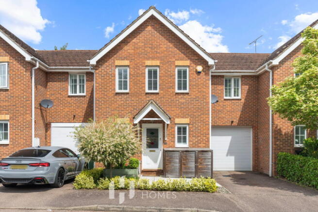 3 bed property, in Marconi Way, £800,000