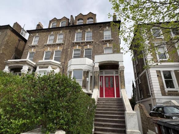 2 bed property, in Flat 3, £700,000
