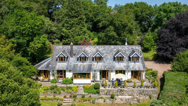 4 bed property, in Manaton, £925,000