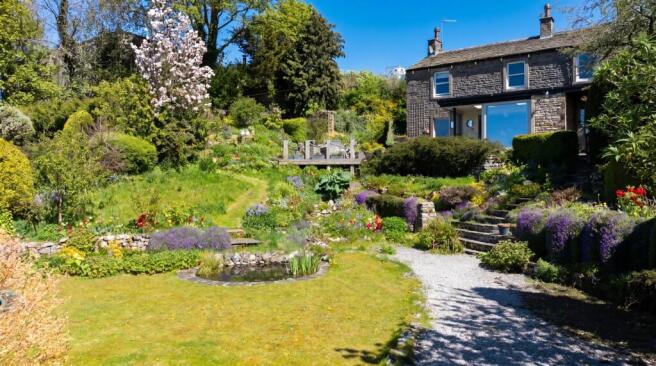 4 bed property, in Town Head, £750,000