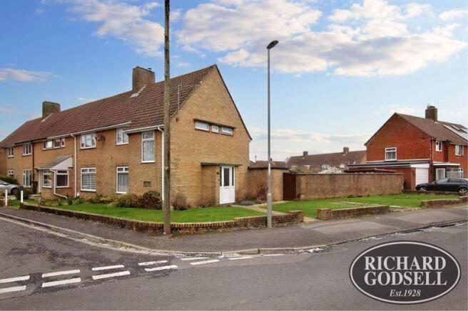 2 bed property, in Somerford   Christchurch , £300,000