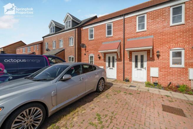 2 bed property, in Pascoe Drive, £195,000