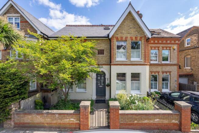 6 bed property, in Home Park Road, £2,000,000