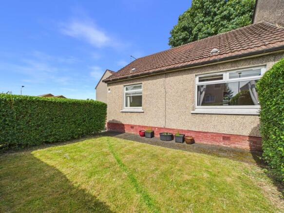 1 bed property, in Carlowrie Avenue, £99,995