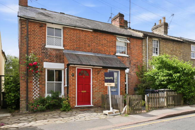 2 bed property, in New Town Road, £365,000