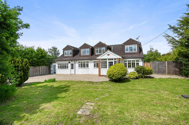 6 bed property, in Bulls Lane, £1,250,000