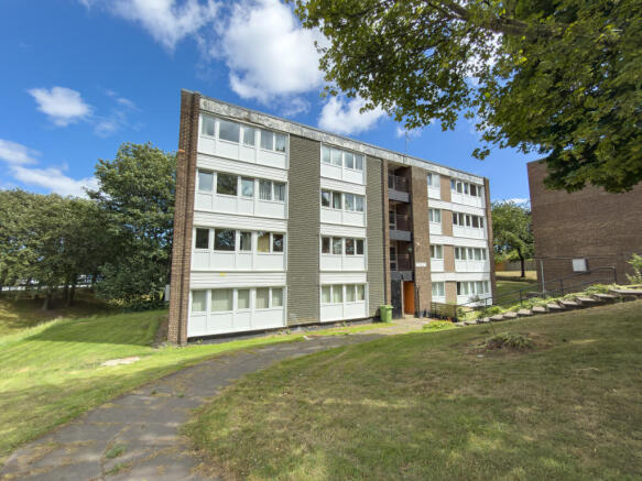 2 bed property, in 78 Edgmond Court, £25,000