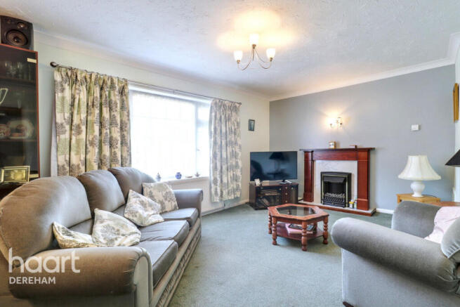 2 bed property, in The Limes, £240,000