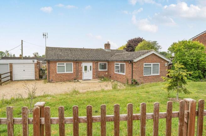 3 bed property, in Kimpton, £510,000