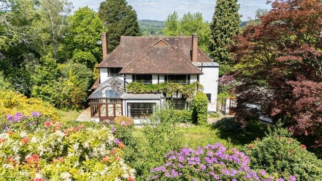 4 bed property, in Deepdene Drive, £1,250,000