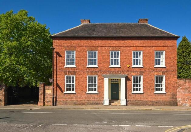 4 bed property, in Radhurst Grange, £995,000