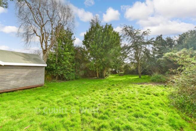 4 bed property, in Sea View Road, £550,000