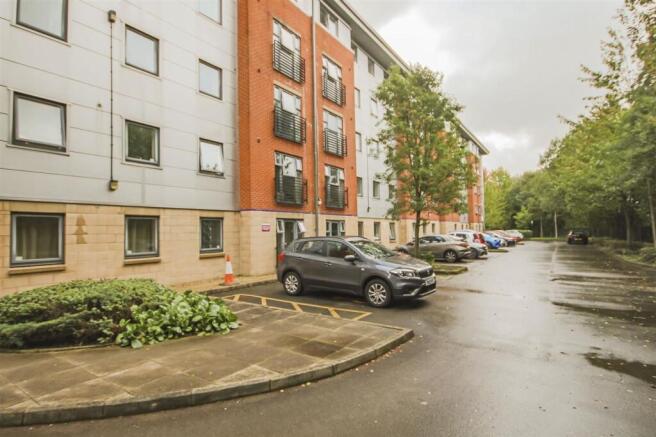 6 bed property, in Leighton Street, £114,000