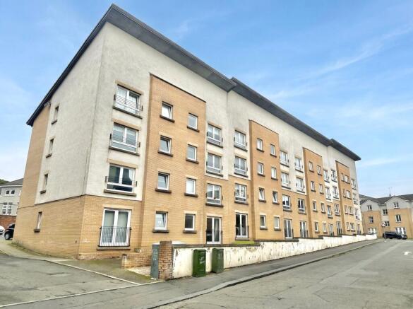 2 bed property, in Ferguslie Walk, £73,000