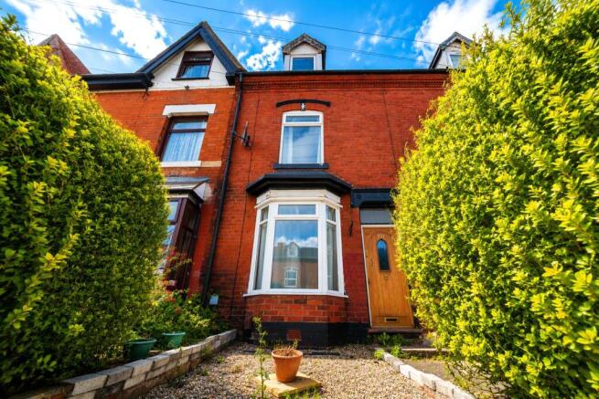 3 bed property, in Lightwoods Road, £220,000