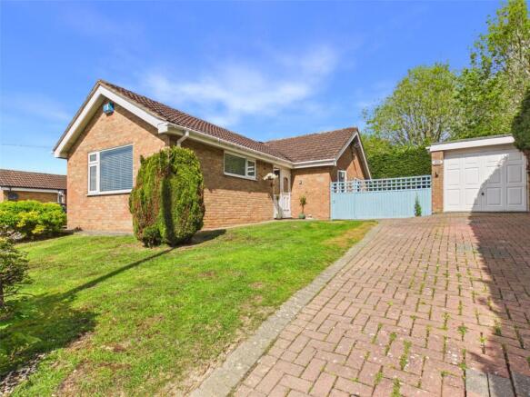 3 bed property, in Meerstone Way, £340,000