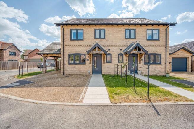 3 bed property, in Fallow Drive, £290,000