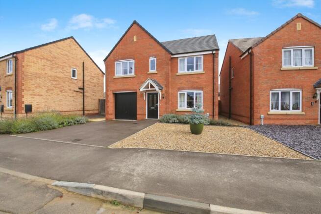 5 bed property, in Lychgate, £315,000