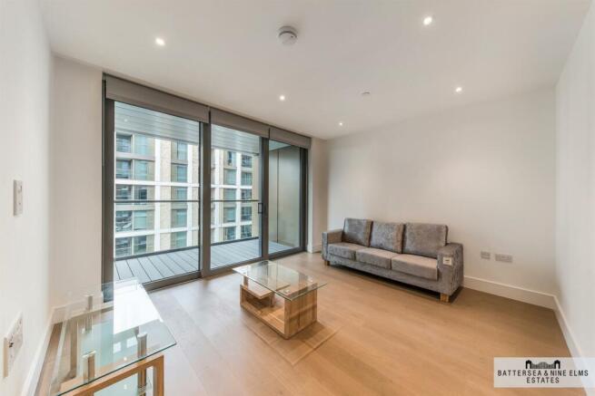 1 bed property, in Chartwell House, £675,000