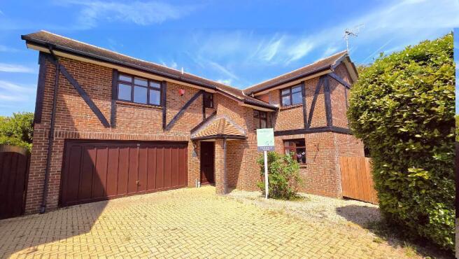 4 bed property, in Nansen Close, £525,000