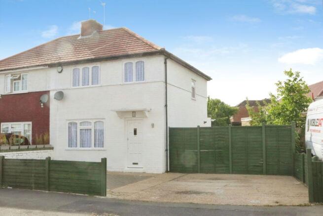 3 bed property, in Beresford Avenue, £425,000