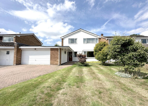 4 bed property, in Beverley Close, £550,000