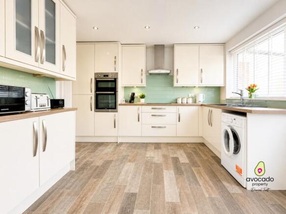 2 bed property, in Moor Road, £350,000