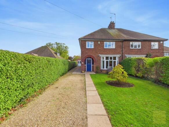 3 bed property, in Ayston Road, £410,000