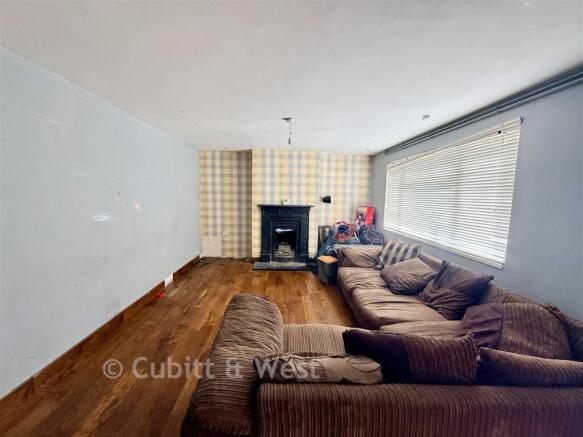 3 bed property, in Manning Road, £230,000