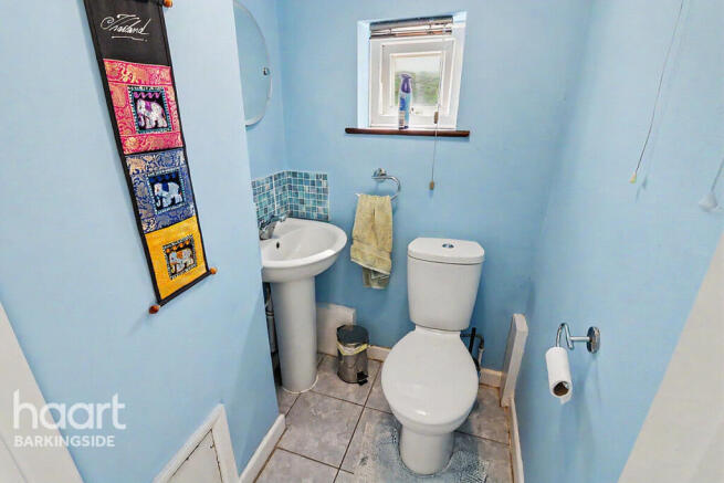 3 bed property, in Oaks Lane, £600,000