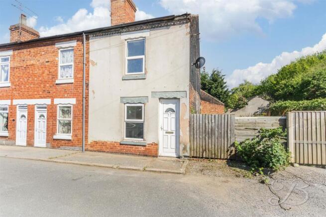 3 bed property, in Sookholme Road, £120,000