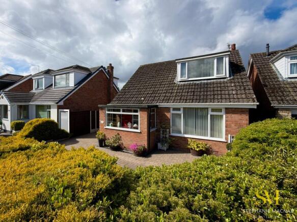 3 bed property, in Longton Drive, £300,000