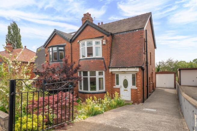 3 bed property, in Barthorpe Crescent, £375,000