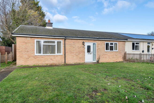 3 bed property, in Vicarage Avenue, £250,000
