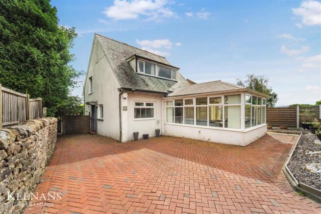 3 bed property, in Wheatley Lane Road, £300,000