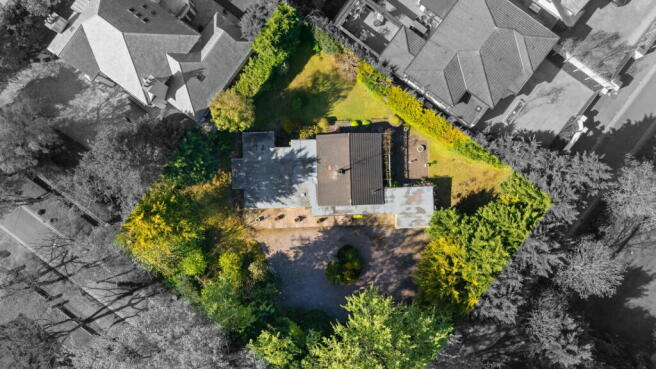 4 bed property, in Victoria Road, £800,000