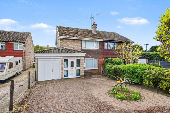 3 bed property, in Hawksley Avenue, £270,000