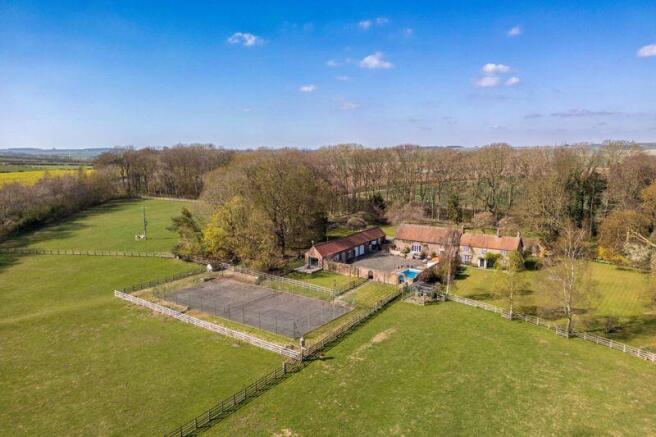 5 bed property, in Tibthorpe, £1,250,000