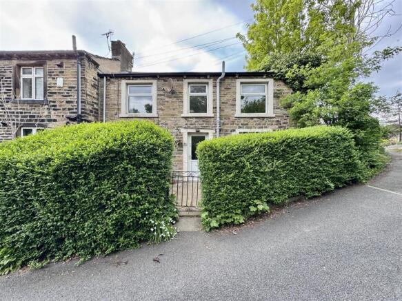2 bed property, in Almondbury Bank, £79,000