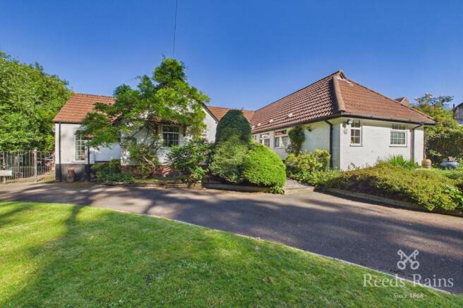 3 bed property, in Kenworthy Lane, £525,000