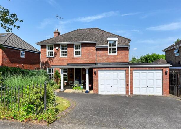 4 bed property, in 15 Rookwood Drive, £659,950