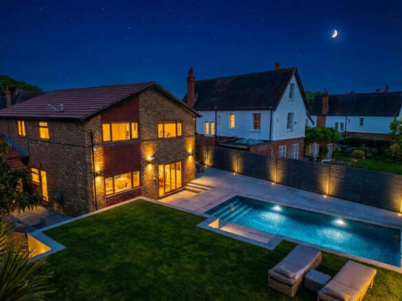 4 bed property, in Scotts Avenue, £1,400,000